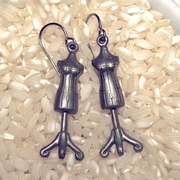 Pewter Mannequin earrings - Picture 1 of 5